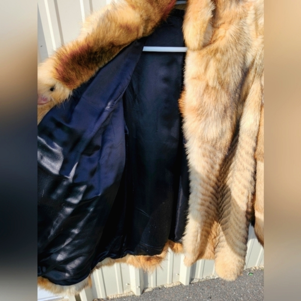 GLAMOROUS GENUINE CANADIAN RED FOX FUR VOLUPTUOUS COAT SIZE MED-LARGE - Picture 3 of 8